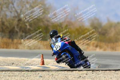 media/Apr-17-2022-CVMA (Sun) [[f474cfa795]]/Race 14 500 Supersport-350 Supersport (Holeshot)/